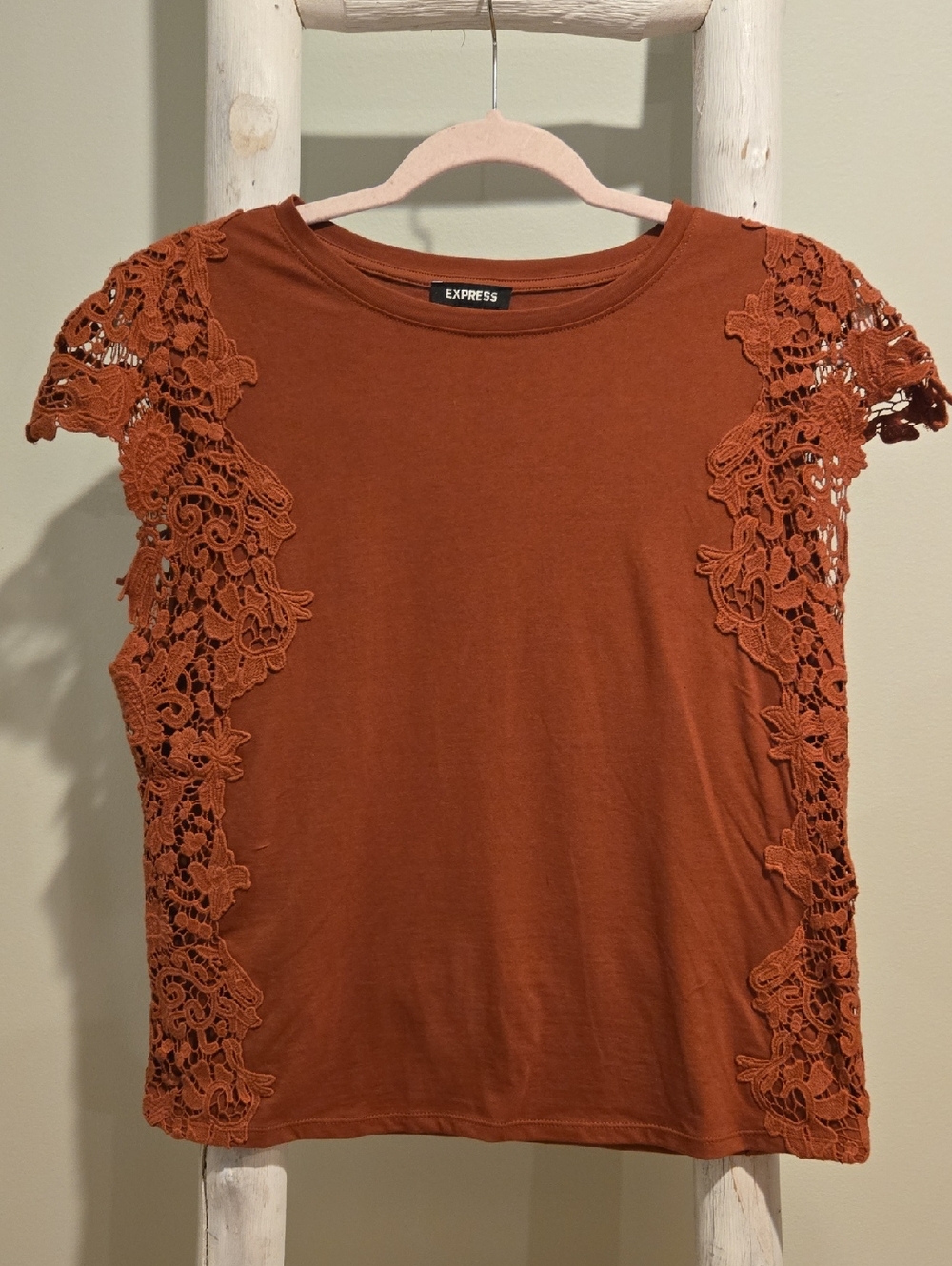 Express Rust Crochet-Trim Short Sleeve Tee. Medium And Large.